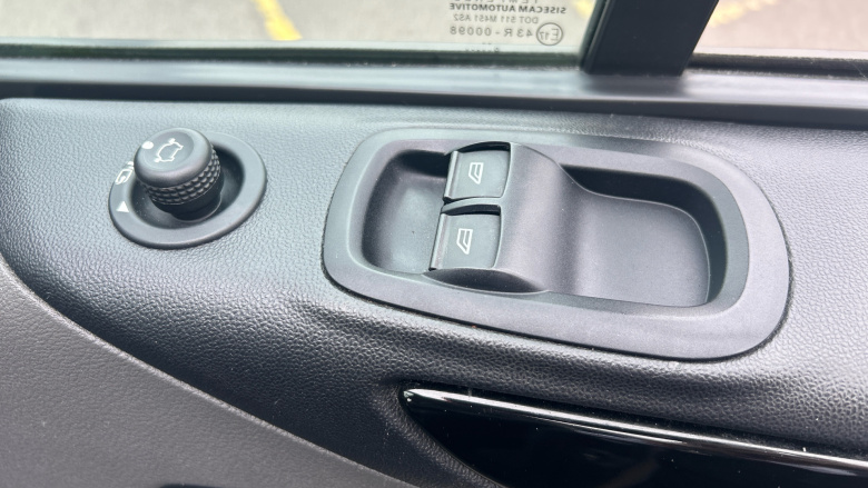 Ford Transit Custom 320 L2 Diesel Fwd 2.0 EcoBlue 130ps Low Roof Limited Van